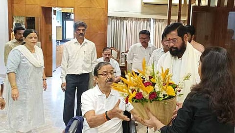 मुख्यमंत्री एकनाथ शिंदे यांनी घेतली खासदार गजानन कीर्तिकर यांची भेट