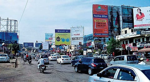 पिंपरी : अनधिकृत फ्लेक्स तत्काळ हटवा