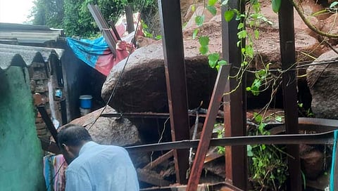 कल्याणच्या कचोरे गावात दरड कोसळली