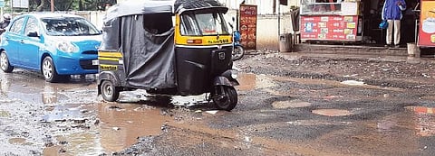 रस्त्यांची ‘वाट’ लागली