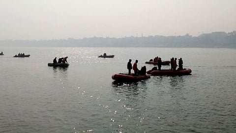 पाकिस्तान मध्ये नदीत बोट पलटी होऊन १९ महिलांचा मृत्यू