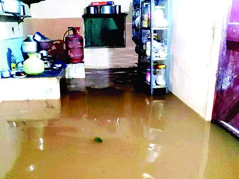 राम नदीलगतच्या घरांमध्ये पाणी