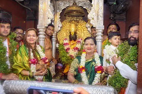 आषाढी एकादशी : विठ्ठलाच्या दर्शनाला मुख्यमंत्री एकनाथ शिंदेंच्या चारही पिढ्या उपस्थित