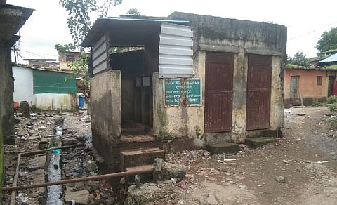 टाकवे बुद्रुकमध्ये स्वच्छतागृहांचा अभाव