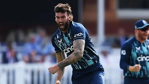 Reece Topley : भारतीय फलंदाजांना ‘टोपली’त गुंडाळणा-या ६ फूट ७ इंच उंच गोलंदाजाबद्दल जाणून घ्या…