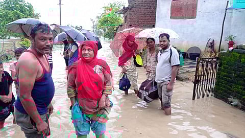 उमा नदी महापूराचे पाणी लोकवस्तीत घुसले