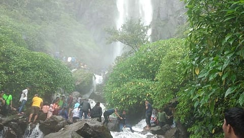 मांगेली धबधबा