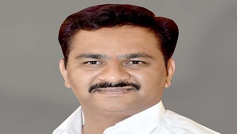 पंढरपूर : अभिजीत पाटील यांच्या साखर कारखान्यांसह घरावर आयकर विभागाची छापेमारी