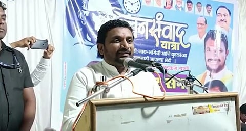 जळगाव : जनसंवाद यात्रेत बोलताना राष्ट्रवादीचे नेते अमोल मिटकरी
