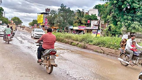 उजनीच्या पाईपलाईनला गळती