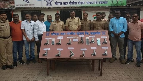 जळगावात शस्त्र तस्करीचा पर्दाफाश, १२ गावठी कट्टे, जिवंत काडतूसे जप्त करुन दोघांना अटक