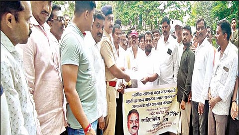 नरेंद्र पाटील यांच्या निषेधार्थ नाभिक समाजाचा मोर्चा