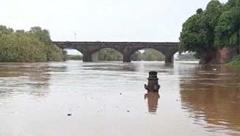 गाळ उपसा अधिक खर्चिक