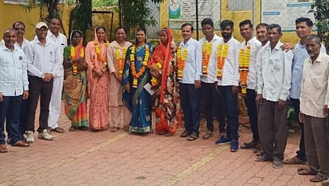 Dhule Sakri : चिकसे सरपंचपदी माळीच तर उपसरपंचपदी खैरनार बिनविरोध