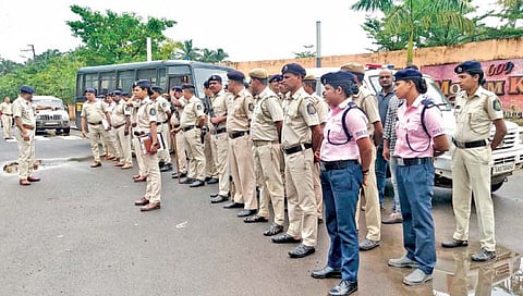 गोवा : पेडणे पोलिसांचे अचानक ‘सर्च ऑपरेशन’