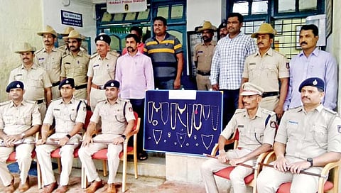 बेळगाव : दोघा आंतरराज्य चोरट्यांना अटक; 22 लाखांचे सोन्याचे दागिने जप्त