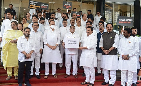 ‘पन्नास खोके, माजलेत बोके, पन्नास खोके, एकदम ओके…; ईडी ज्याच्या घरी तो भाजपच्या दारी…’ (व्हिडिओ)