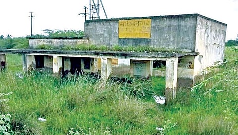 सांगली : माधवनगर रेल्वेचा कारभार कट्ट्यावरून!