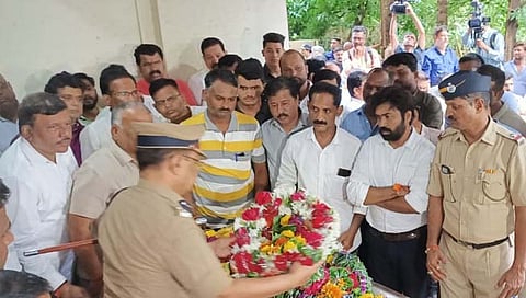 बीड : विनायक मेटे यांच्या पार्थिवावर सोमवारी शासकीय इतमामात अंत्यसंस्कार