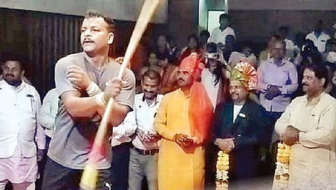 लाठी फिरविण्याचा विक्रम