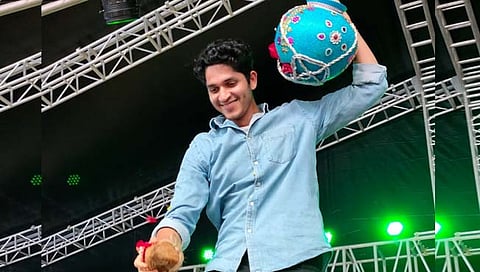 ‘बॉईज थ्री’ चित्रपटाच्या कलाकारांनी फोडली ‘संस्कृती युवा प्रतिष्ठान’ची हंडी