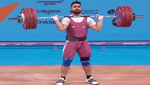 वेटलिफ्टिंग : विकासला ‘रौप्य’; हरजितला ‘कांस्य’