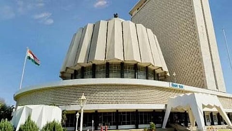 State Budget Session : राज्याच्या अर्थसंकल्पीय अधिवेशनाची सुरुवात होणार राज्य गीताने