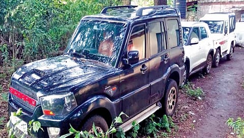 शिवांजलीच्या पदाधिकार्यांची वाहने जप्त