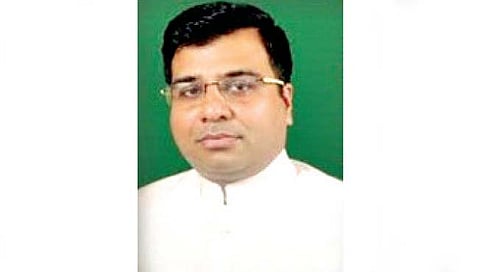 गोवा : खराब तूरडाळ, साखर भोवली; सिद्धिविनायक नाईक निलंबित