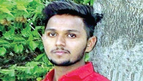 सातारा : आरळे येथील तिहेरी अपघातात युवक ठार