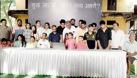 कोल्हापूर : भारतवीरच्या ‘सुख म्हणजे नक्की काय असते’ सजीव देखाव्याचा टीझर दिव्यांगांच्या हस्ते प्रदर्शित