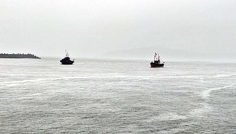 रत्नागिरी : पाऊस, वार्यामुळे मासेमारीला ‘ब्रेक’!