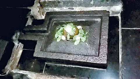 कोल्हापूरच्या अंबाबाई मंदिरातील हे मातृलिंग वर्षातून तीनवेळाच दर्शनासाठी खुले