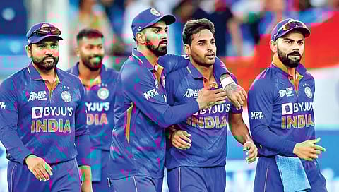 Asia cup 2022 : पाकिस्तानविरुद्ध भारताच्या वेगवान गोलंदाजांनी पहिल्यांदाच केली ‘हि’ माेठी कामगिरी