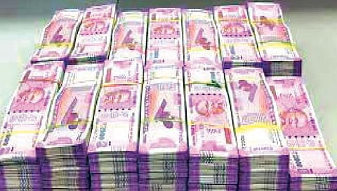 काळ्या पैशांचा वाढता विळखा