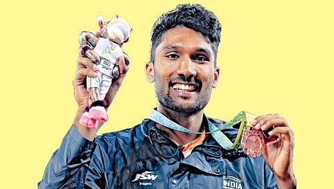 तेजस्विन शंकरची पदकापर्यंत उंच उडी