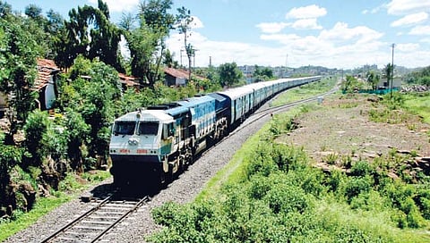 कोल्हापूर : ‘क्रॉसिंग स्टेशन’ची घोषणा हवेतच