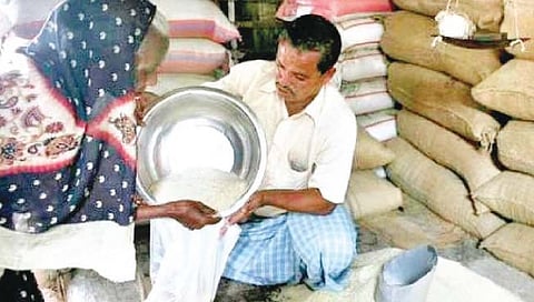 कोल्हापूर : आता नुसता भातच खा..!