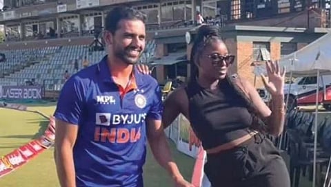 तुला टच करु का? झिम्बाब्वेमधील चाहतीच्या प्रश्नावर दीपक चहर भांबावला आणि पुढे…