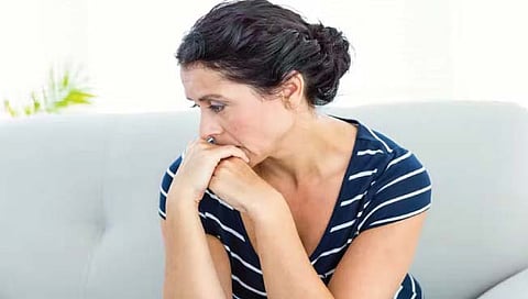 चाळिशीत लोक असतात नाखूश!