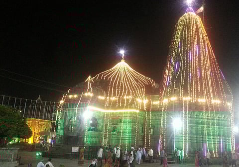 Mahashivratri 2023 : त्र्यंबकेश्वर मंदिरात महाशिवरात्रीचा उत्साह, पहाटेपासून भक्तांची गर्दी