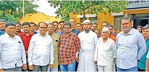 अंबाजोगाईत पोलिस ठाण्यातच मागितली व्यापार्याला खंडणी