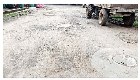 बारामती शहरातील बायपास रस्त्यांची दुरवस्था झाली आहे.