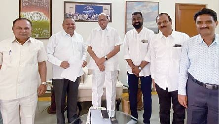 ‘बिमा’च्या पदाधिकार्यांनी ज्येष्ठ नेते शरद पवार यांची भेट घेतली.