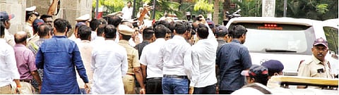 पुणे : दौरा सीएमचा, ताण पोलिसांवर; मुख्यमंत्र्यांचा अतिव्यग्र कार्यक्रम