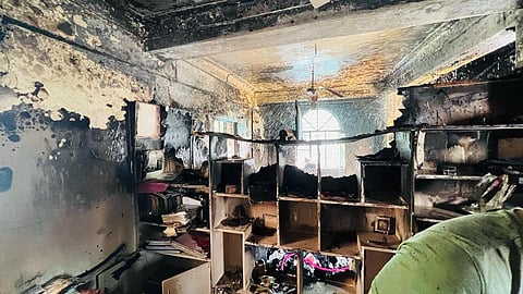 पुणे : बारामतीतील ज्येष्ठ नगरसेवक किरण गुजर यांच्या घराला आग