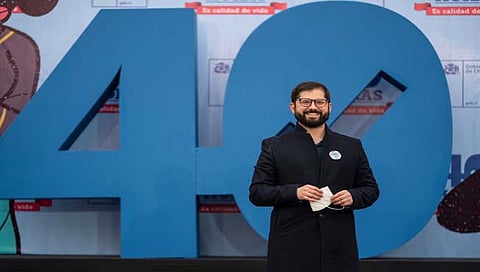 Gabriel Boric : ‘या’ देशात आठवड्यात होणार फक्त ४० तासांचे काम; सरकार निवडणूक वचननामा करणार पूर्ण