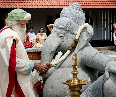 Ganesh Chaturthi : गणेश चतुर्थी साजरी करूया जबाबदारीने