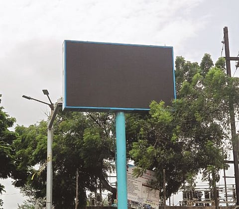 पिंपरी : पॉवर हाऊस चौकातील पालिकेचा एलईडी बोर्ड बंद