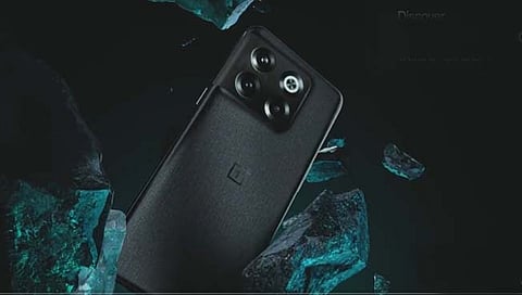 OnePlus10T 5G : काही मिनिटांमध्ये माेबाईल फाेन फुलचार्ज! भारतात ‘हा’ नवीन स्मार्टफोन लॉन्च